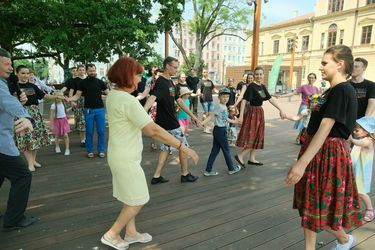  Międzynarodowe Spotkania Folklorystyczne: nauka tańców ludowych (zdjęcie 6) - Autor: Maciej Kaczanowski