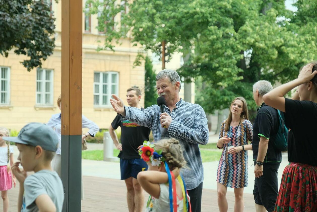  Międzynarodowe Spotkania Folklorystyczne: nauka tańców ludowych (zdjęcie 13) - Autor: Maciej Kaczanowski