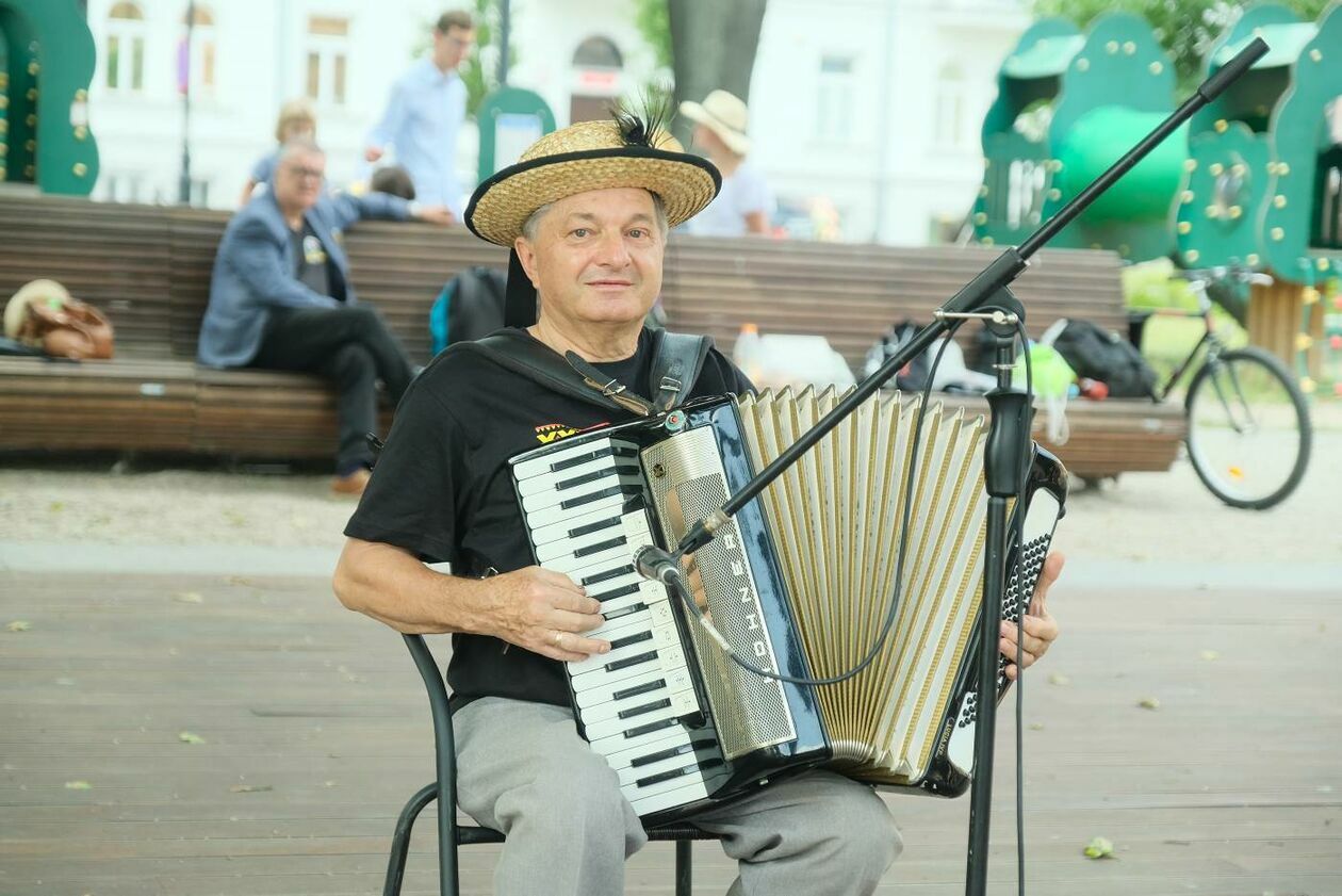  Międzynarodowe Spotkania Folklorystyczne: nauka tańców ludowych (zdjęcie 15) - Autor: Maciej Kaczanowski