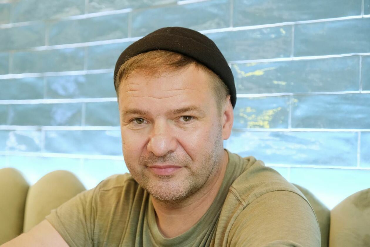  Aktor Tomasz Karolak pomaga w lubelskiej restauracji (zdjęcie 2) - Autor: Maciej Kaczanowski