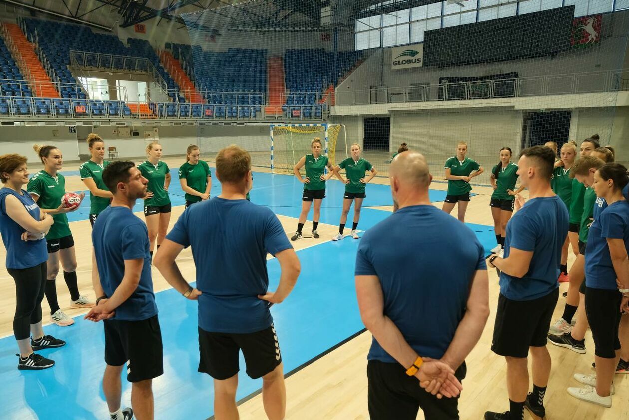 Trening piłkarek ręcznych MKS Perła Lublin