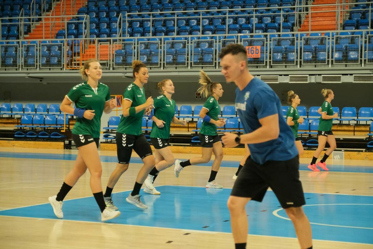 Trening piłkarek ręcznych MKS Perła Lublin (zdjęcie 1) - Autor: Maciej Kaczanowski