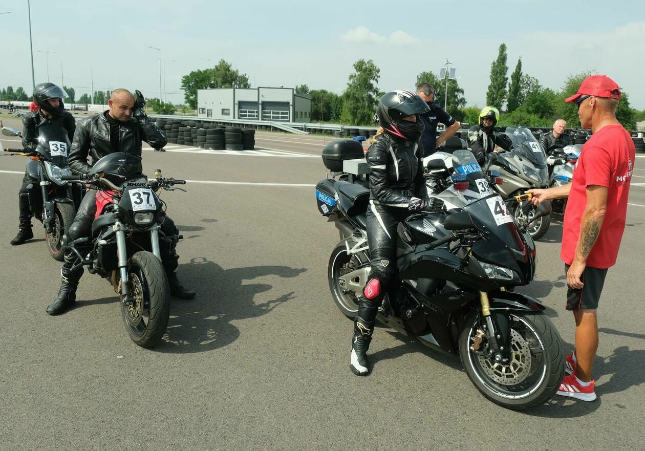  Szkolenie dla motocyklistów w Ośrodku Doskonalenia Techniki Jazdy (zdjęcie 5) - Autor: Maciej Kaczanowski