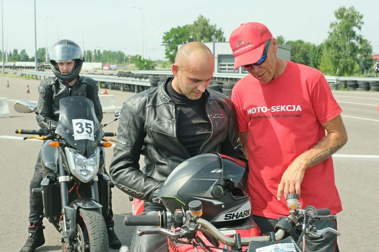  Szkolenie dla motocyklistów w Ośrodku Doskonalenia Techniki Jazdy (zdjęcie 61) - Autor: Maciej Kaczanowski