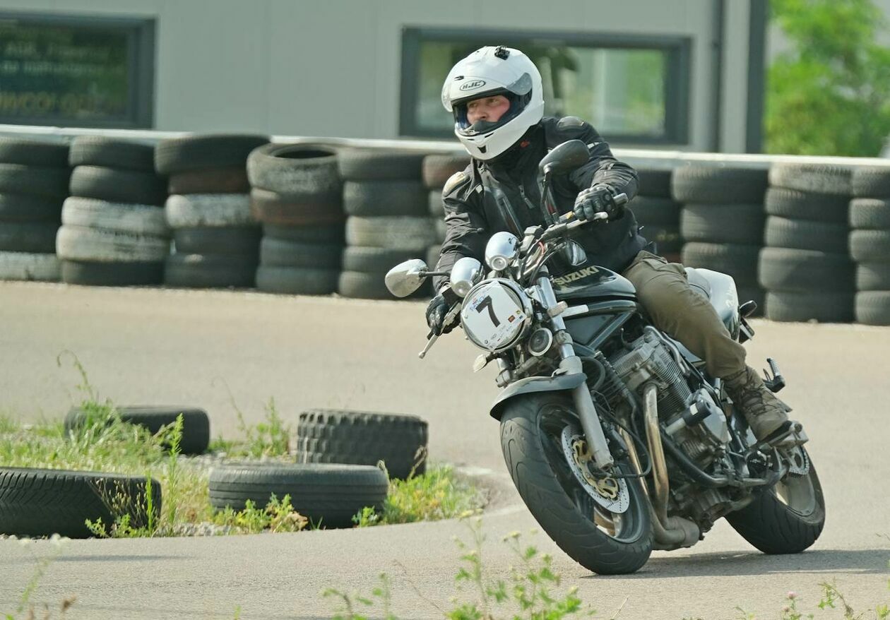  Szkolenie dla motocyklistów w Ośrodku Doskonalenia Techniki Jazdy (zdjęcie 11) - Autor: Maciej Kaczanowski