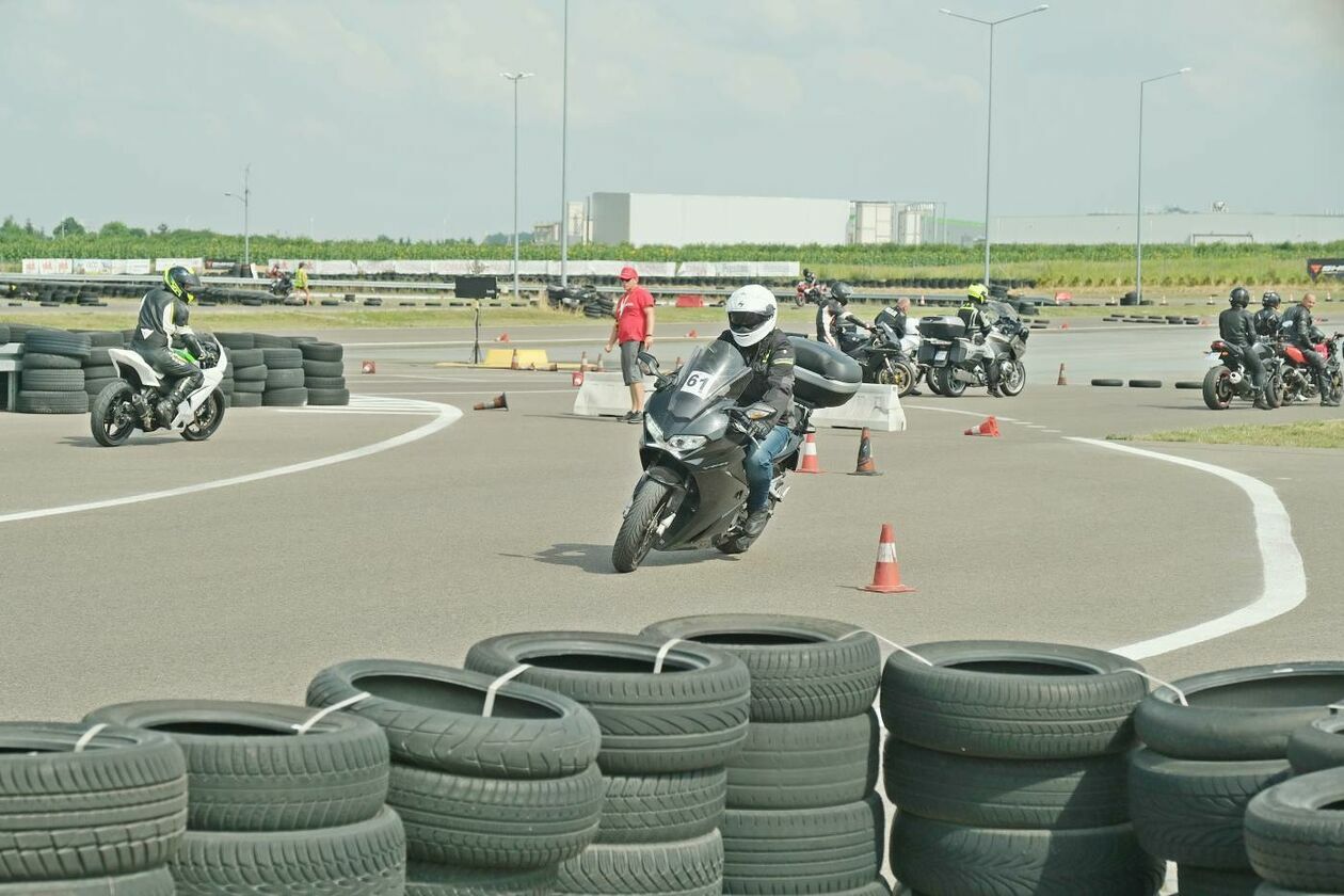  Szkolenie dla motocyklistów w Ośrodku Doskonalenia Techniki Jazdy (zdjęcie 63) - Autor: Maciej Kaczanowski