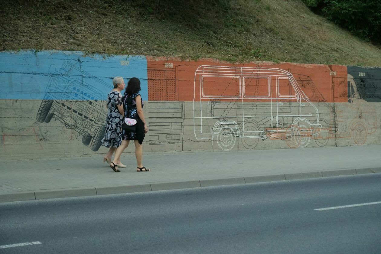 Odsłonięcie muralu przy ul. Mełgiewskiej  (zdjęcie 5) - Autor: Maciej Kaczanowski