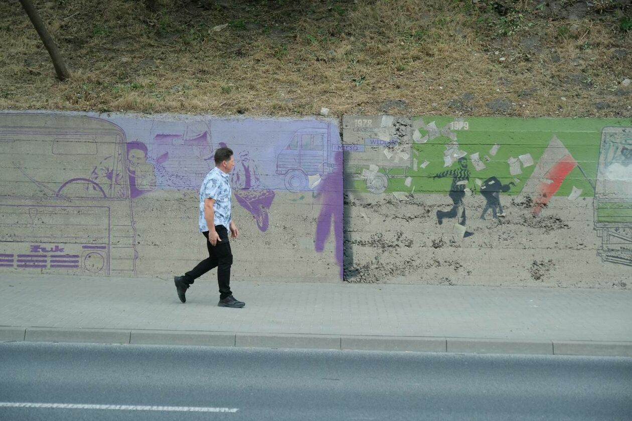  Odsłonięcie muralu przy ul. Mełgiewskiej  (zdjęcie 9) - Autor: Maciej Kaczanowski