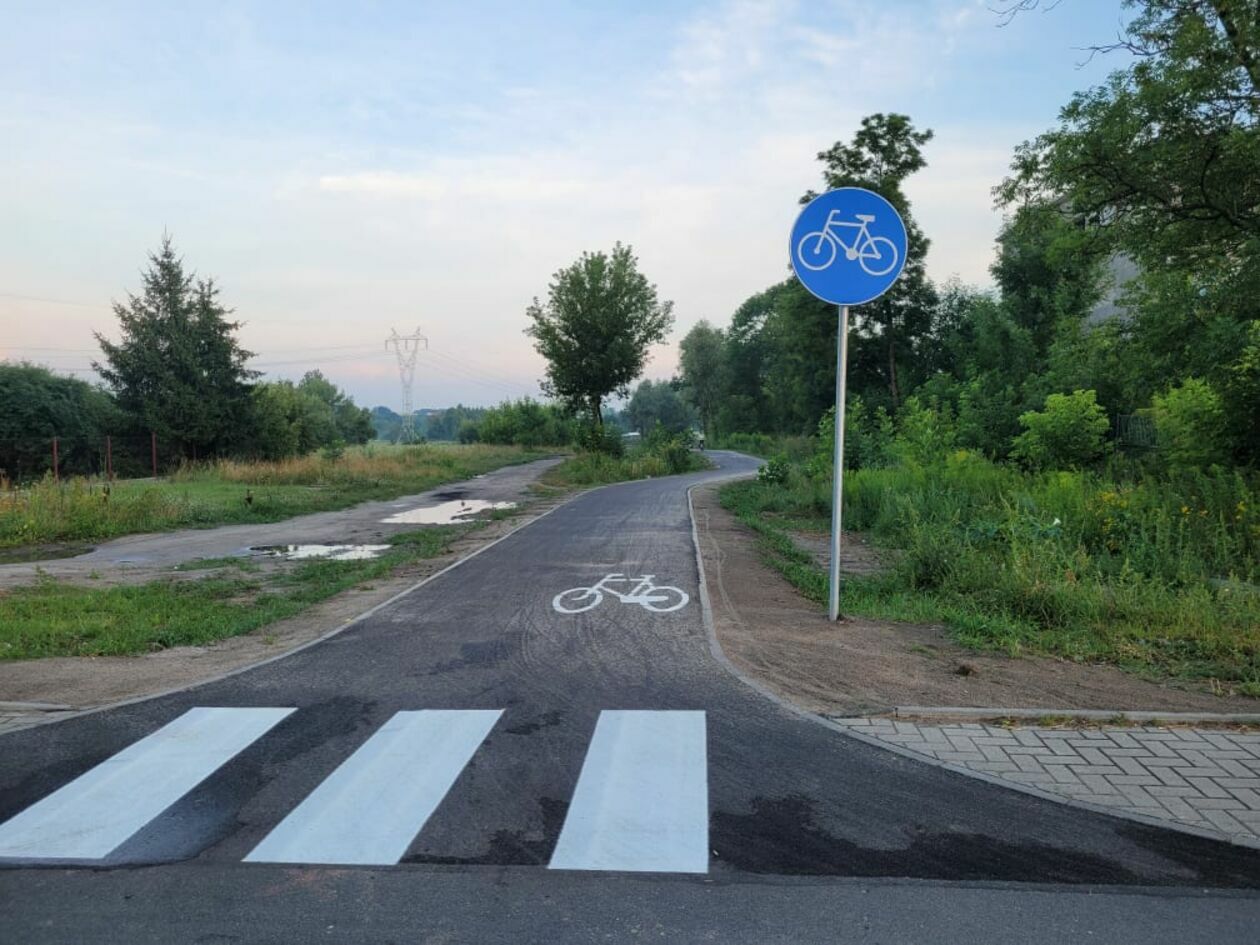 Ścieżka rowerowa przez łąki od ulicy Brzeskiej do Kąpielowej 