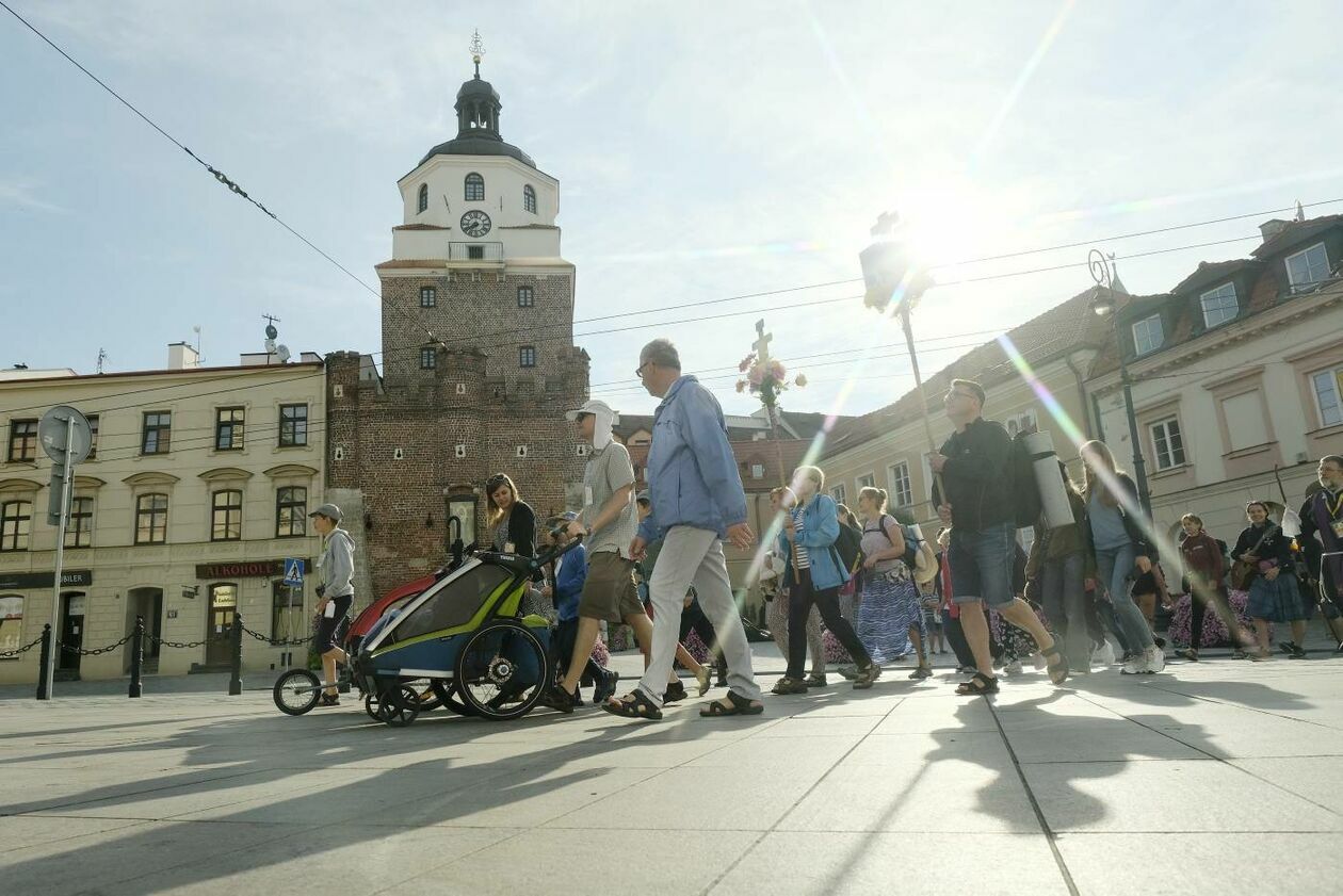  Z Lublina wyruszyła 43. Piesza Pielgrzymka na Jasną Górę  (zdjęcie 36) - Autor: Maciej Kaczanowski