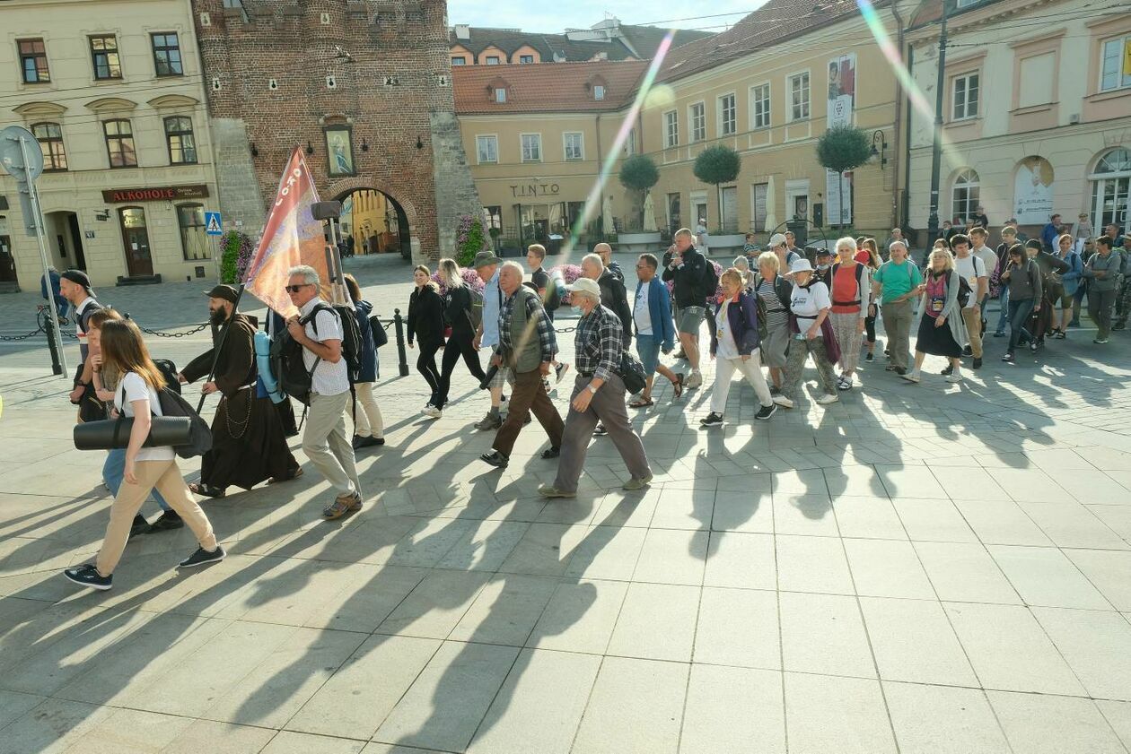  Z Lublina wyruszyła 43. Piesza Pielgrzymka na Jasną Górę  (zdjęcie 39) - Autor: Maciej Kaczanowski