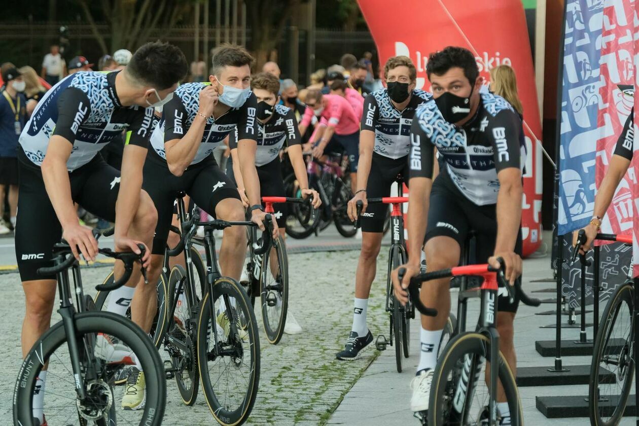  Prezentacja ekip uczestniczących w wyścigu kolarskim Tour de Pologne (zdjęcie 25) - Autor: Maciej Kaczanowski