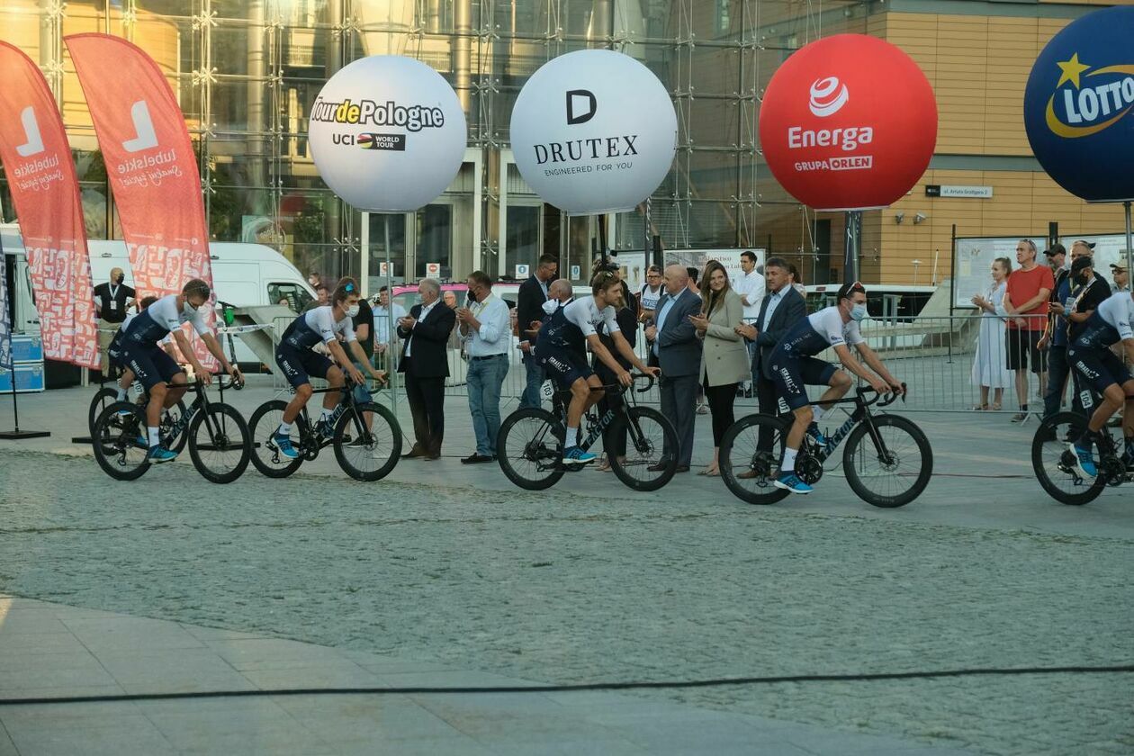  Prezentacja ekip uczestniczących w wyścigu kolarskim Tour de Pologne (zdjęcie 18) - Autor: Maciej Kaczanowski