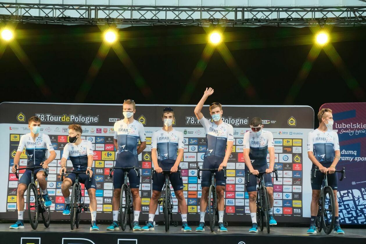  Prezentacja ekip uczestniczących w wyścigu kolarskim Tour de Pologne (zdjęcie 19) - Autor: Maciej Kaczanowski