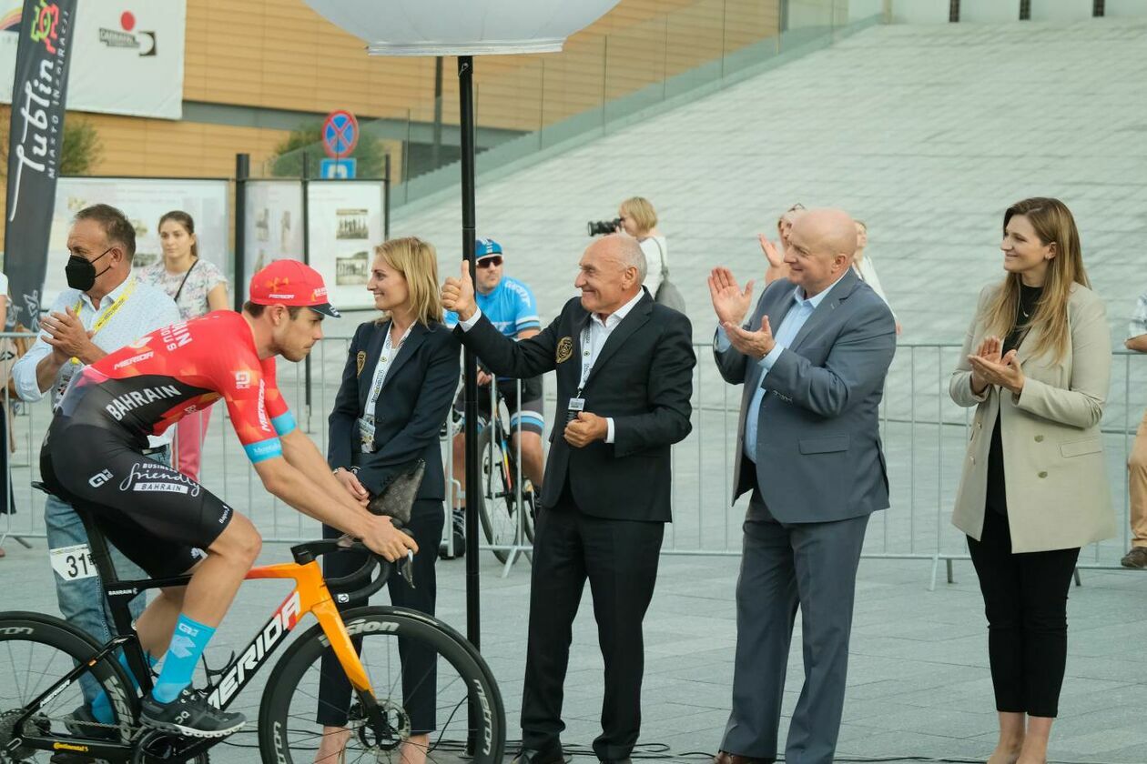  Prezentacja ekip uczestniczących w wyścigu kolarskim Tour de Pologne (zdjęcie 34) - Autor: Maciej Kaczanowski