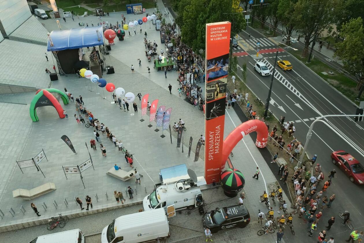  Prezentacja ekip uczestniczących w wyścigu kolarskim Tour de Pologne  - Autor: Maciej Kaczanowski