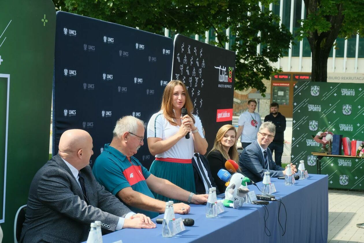  Konferencja prasowa Malwiny Kopron, medalistki igrzysk w Tokio na UMCS (zdjęcie 5) - Autor: Maciej Kaczanowski