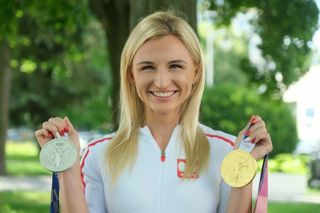 Małgorzata Hołub-Kowalik z medalami olimpijskimi na UMCS - Autor: Maciej Kaczanowski