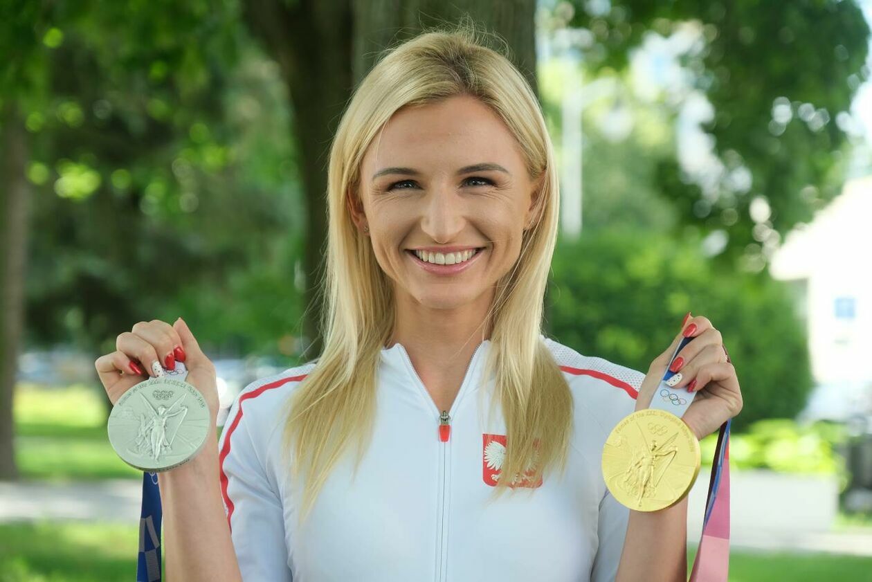  Małgorzata Hołub-Kowalik z medalami olimpijskimi na UMCS (zdjęcie 1) - Autor: Maciej Kaczanowski