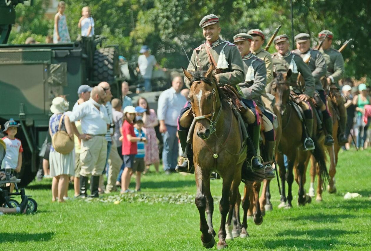  Święto Wojska Polskiego: piknik na Błoniach pod Zamkiem (zdjęcie 27) - Autor: Maciej Kaczanowski