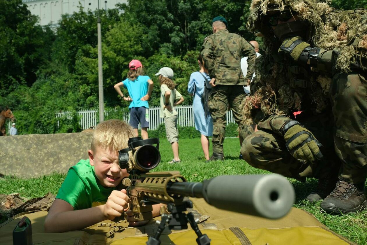  Święto Wojska Polskiego: piknik na Błoniach pod Zamkiem (zdjęcie 14) - Autor: Maciej Kaczanowski