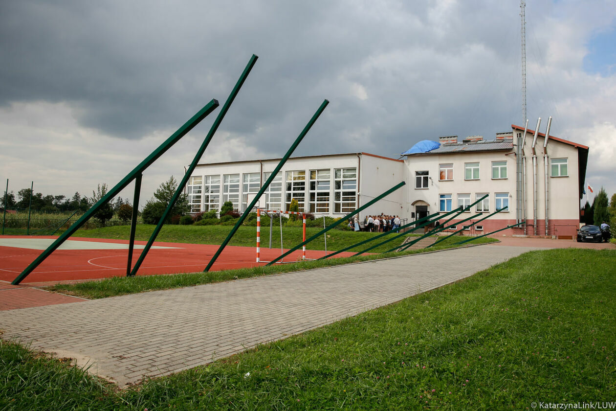  Zniszczona szkoła w gminie Kołczew (zdjęcie 3) - Autor: Katarzyna Link/LUW