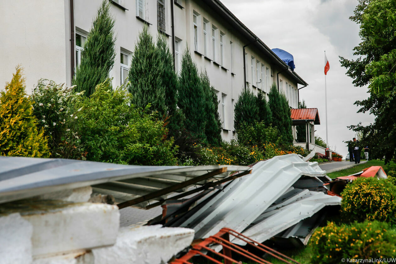 Zniszczona szkoła w gminie Kołczew - Autor: Katarzyna Link/LUW