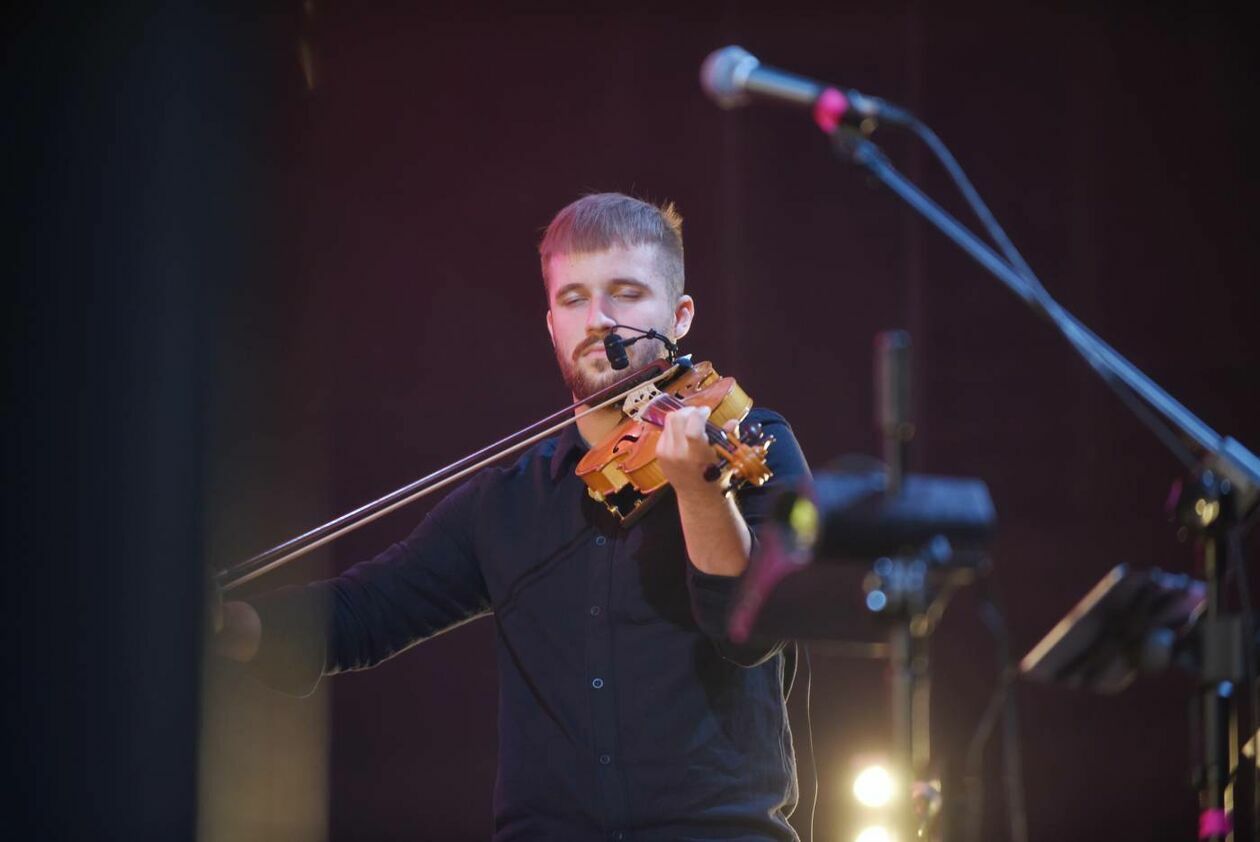  Występ Orkiestry Jarmarku Jagiellońskiego i koncert Re:tradycja (zdjęcie 48) - Autor: Maciej Kaczanowski