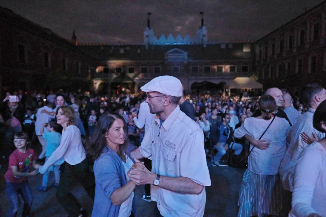  Występ Orkiestry Jarmarku Jagiellońskiego i koncert Re:tradycja (zdjęcie 28) - Autor: Maciej Kaczanowski