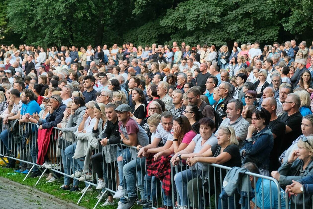  Koncert Budki Suflera w Muszli im Romualda Lipko (zdjęcie 10) - Autor: Maciej Kaczanowski