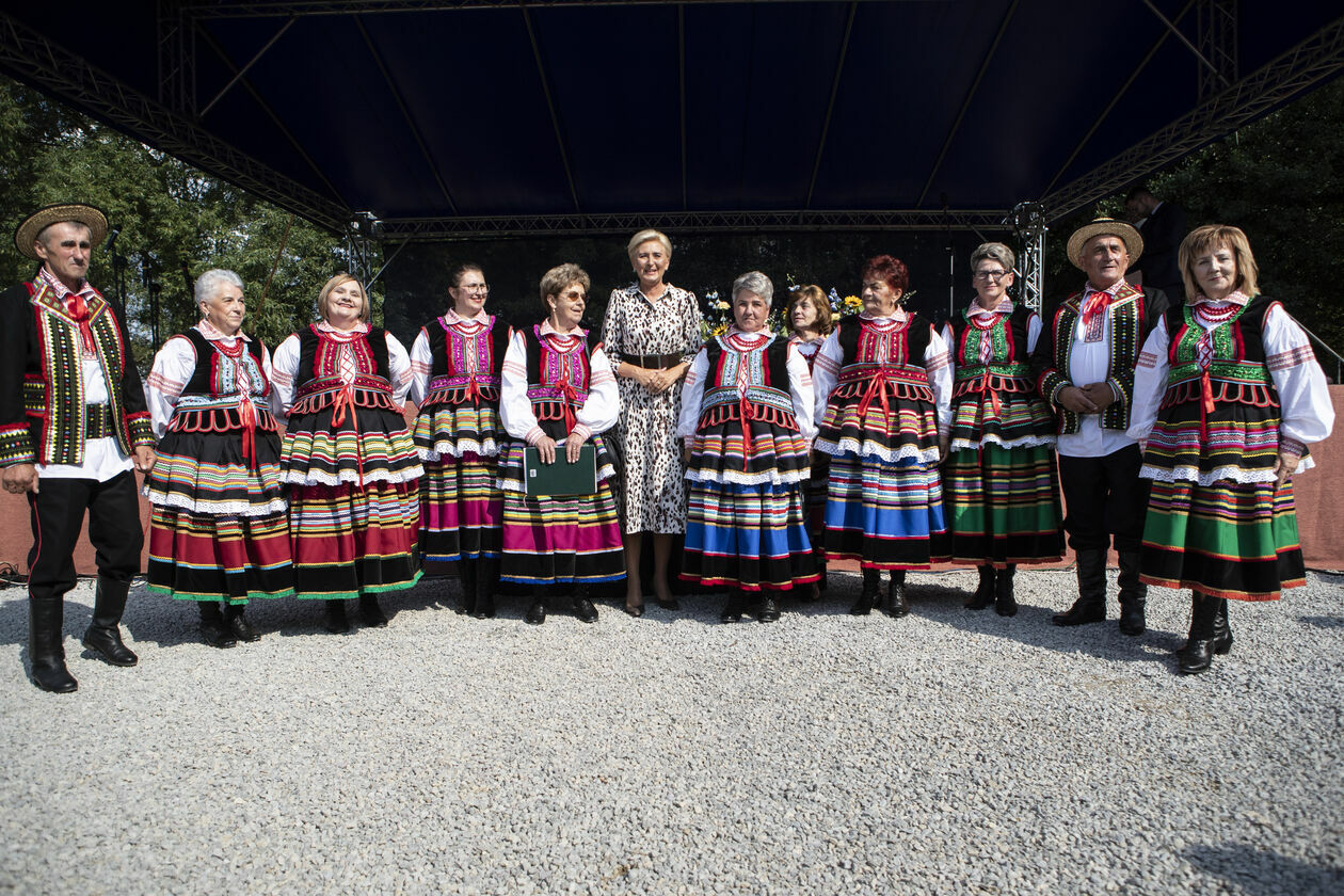  Agata Kornhauser-Duda na spotkaniu w Mniszku (zdjęcie 14) - Autor: Jacek Szydłowski