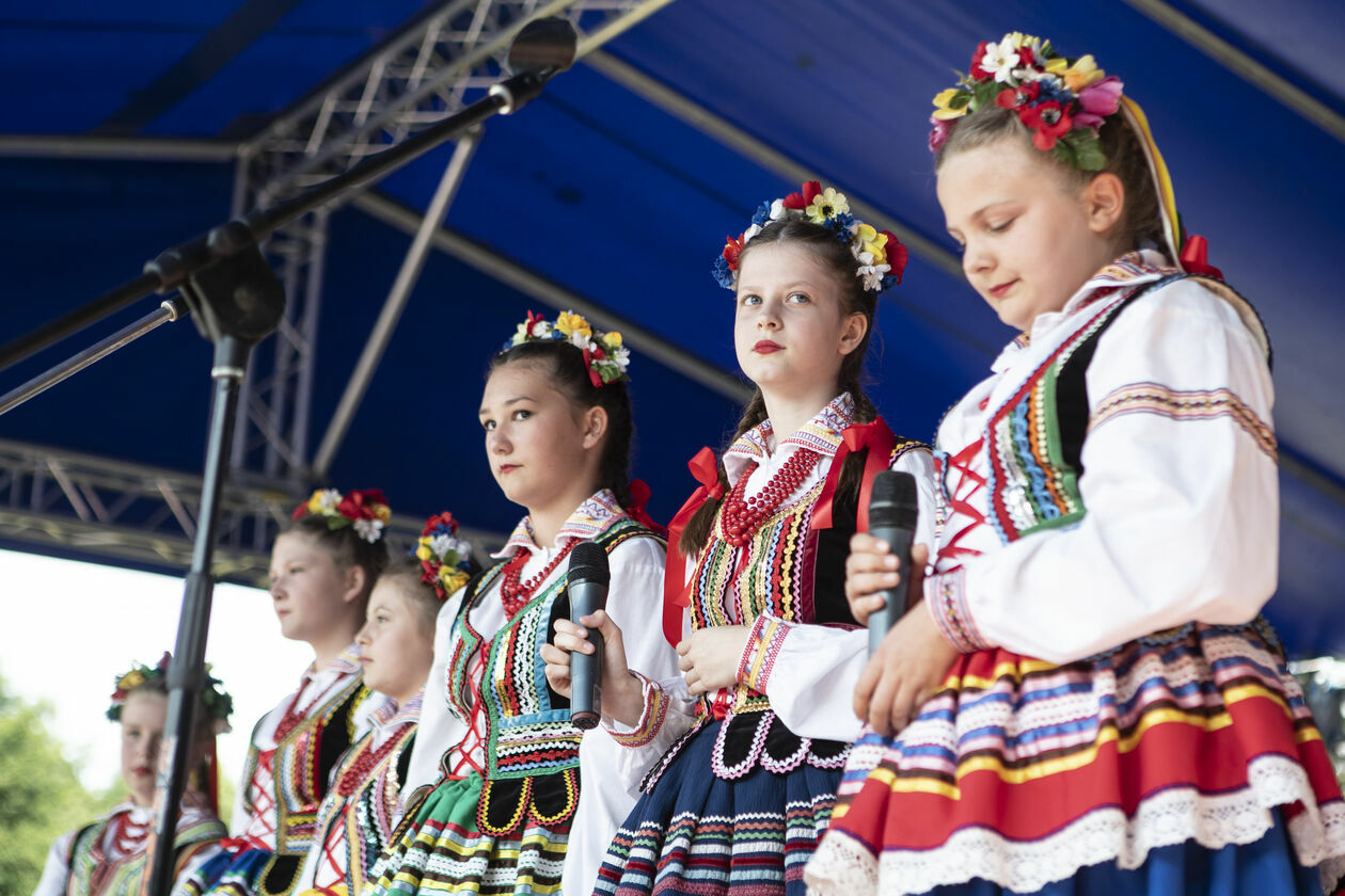  Agata Kornhauser-Duda na spotkaniu w Mniszku (zdjęcie 17) - Autor: Jacek Szydłowski