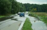 Po ulewach zalane drogi na terenie gminy Wólka (zdjęcie 4)