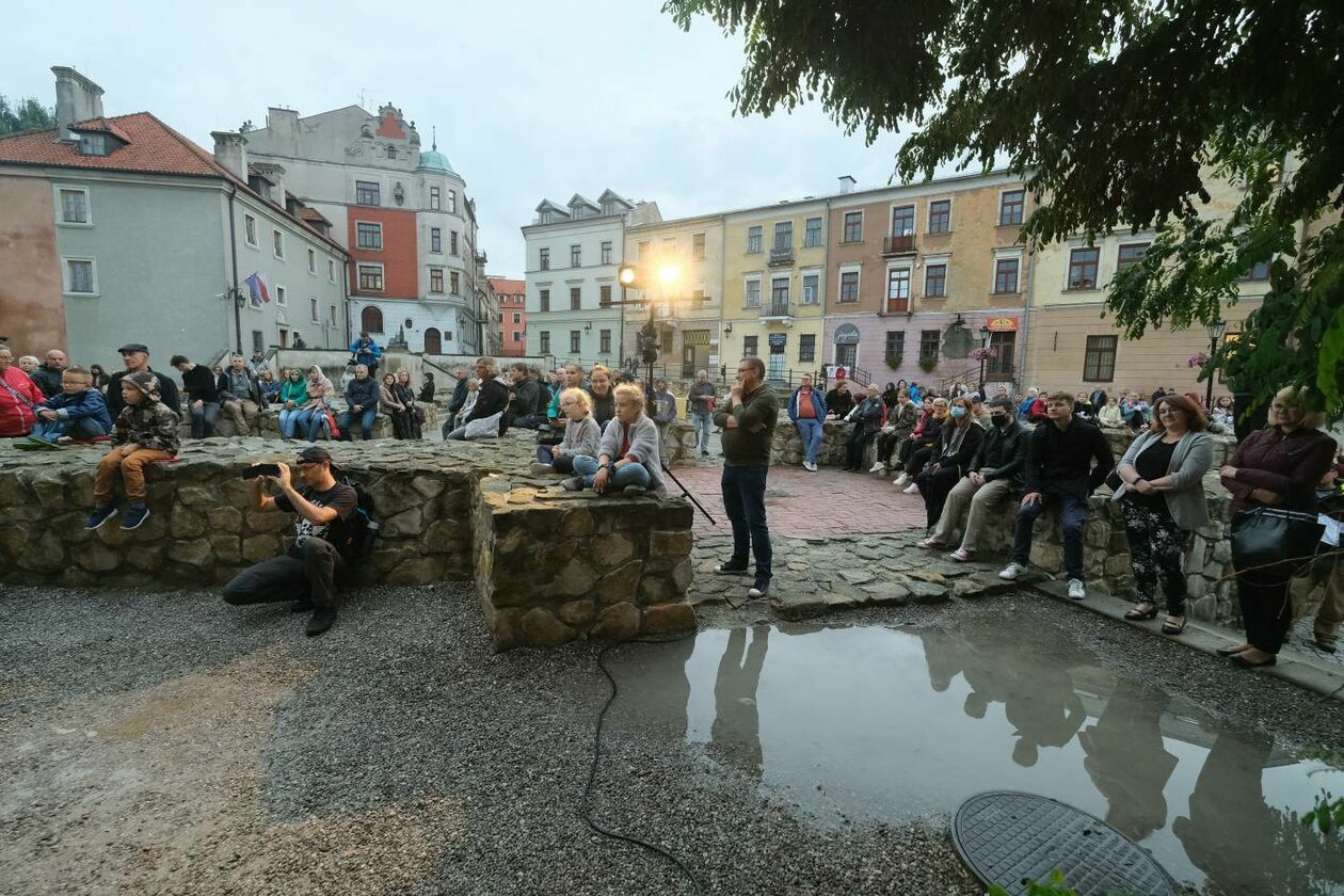  Festiwal Legend Lubelskich: spektakl pt Drzewo życzeń i Kozi Czart – multimedialna rzeźba  (zdjęcie 6) - Autor: Maciej Kaczanowski