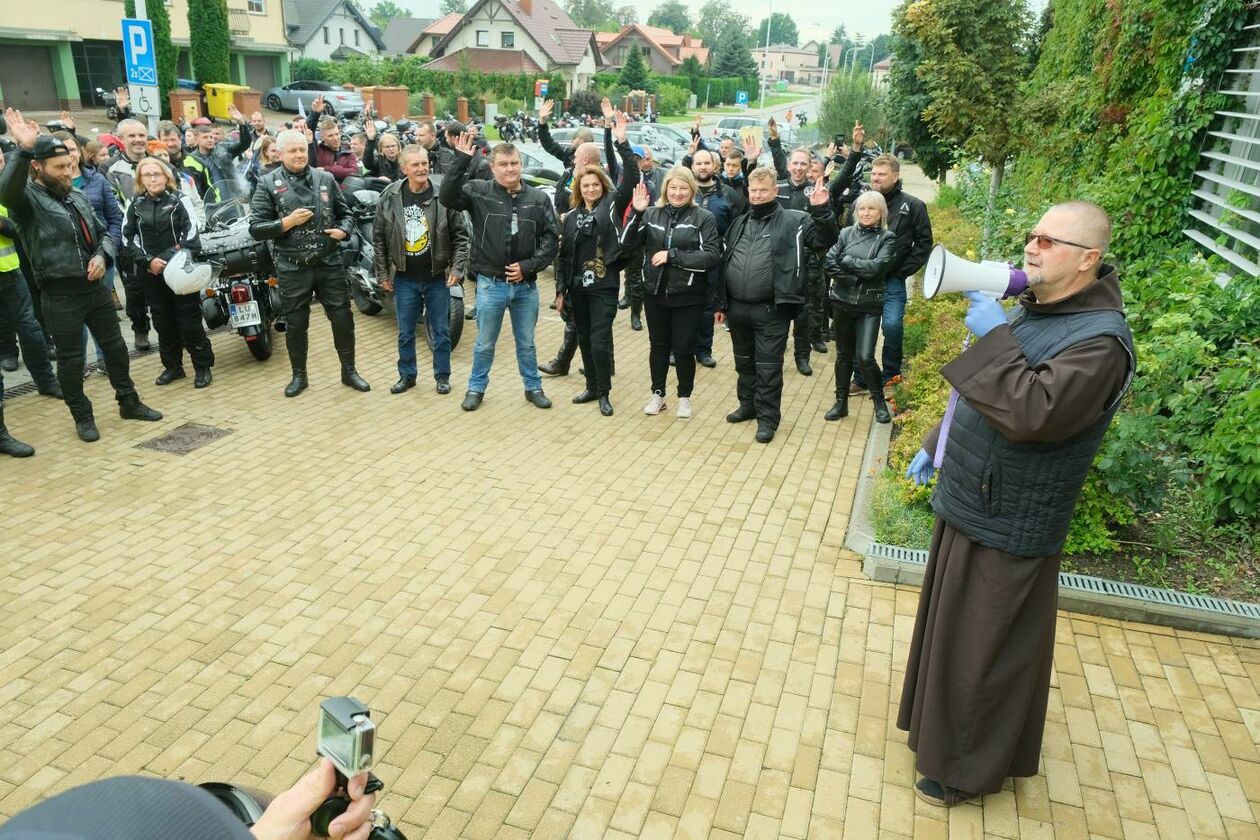  Dary od motocyklistów dla pacjentów Hospicjum im. Małego Księcia (zdjęcie 15) - Autor: Maciej Kaczanowski