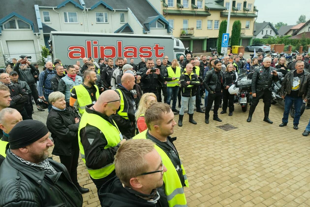  Dary od motocyklistów dla pacjentów Hospicjum im. Małego Księcia (zdjęcie 16) - Autor: Maciej Kaczanowski