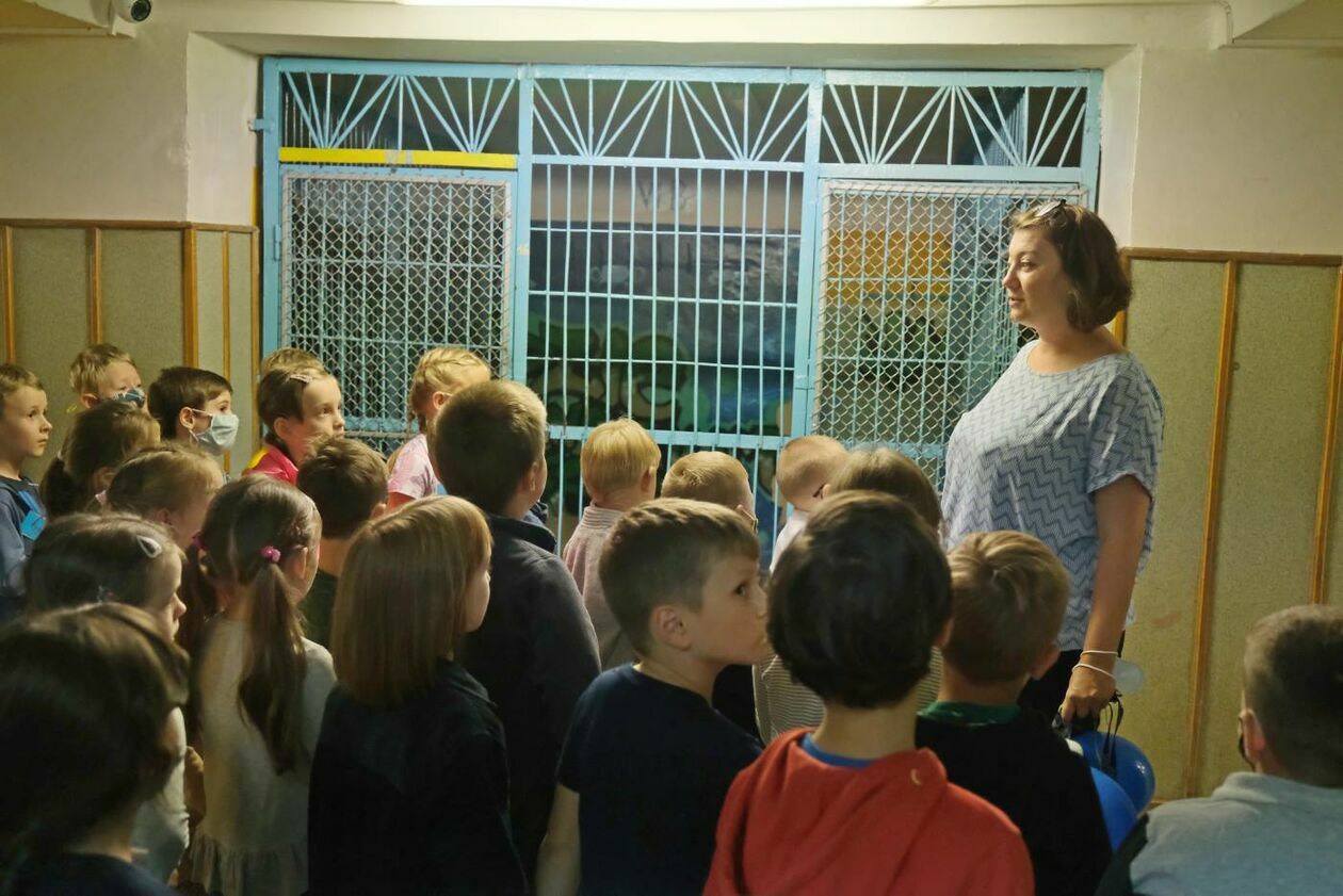  SP 18  w Lublinie: pierwszaki zwiedzają swoją nową szkołę (zdjęcie 27) - Autor: Maciej Kaczanowski
