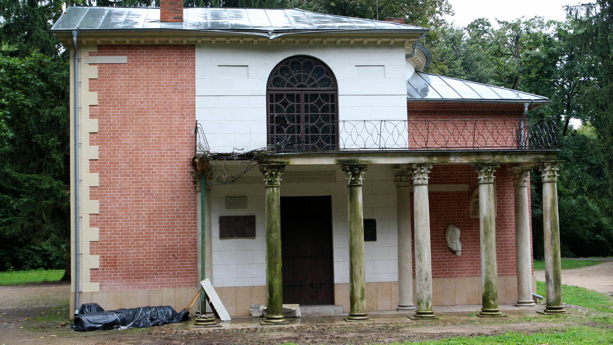 Dom Gotycki po wichurze (zdjęcie 2) - Autor: Radosław Szczęch