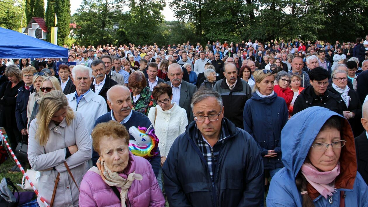  Tysiące wiernych modliły się w Wąwolnicy (zdjęcie 84) - Autor: Radosław Szczęch