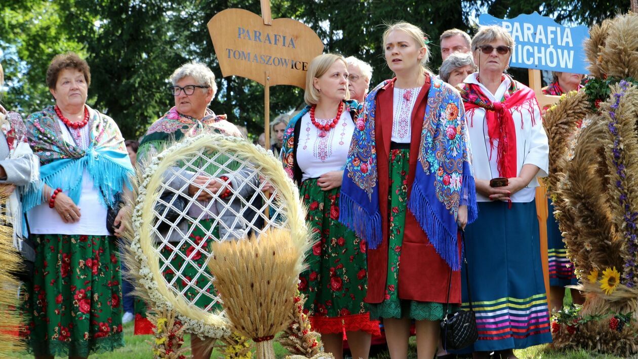  Tysiące wiernych modliły się w Wąwolnicy (zdjęcie 108) - Autor: Radosław Szczęch