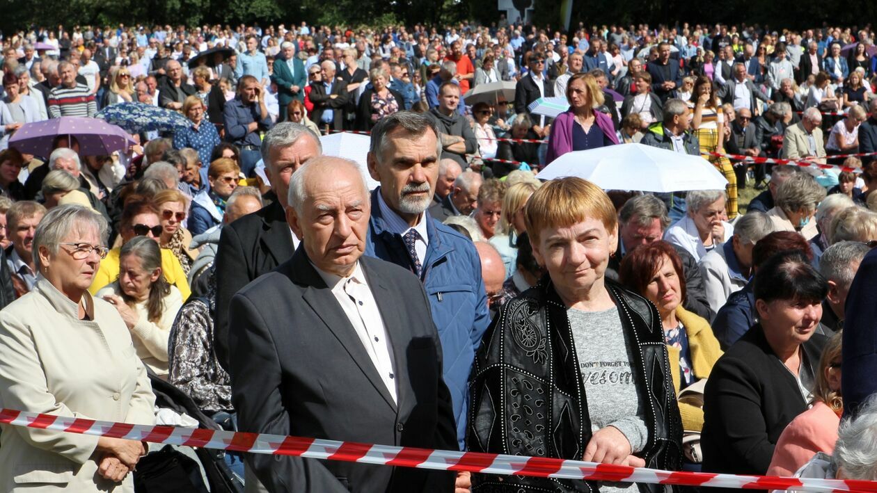  Tysiące wiernych modliły się w Wąwolnicy (zdjęcie 39) - Autor: Radosław Szczęch