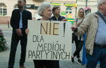 Pikieta w obronie wolnych mediów w Lublinie (zdjęcie 4)