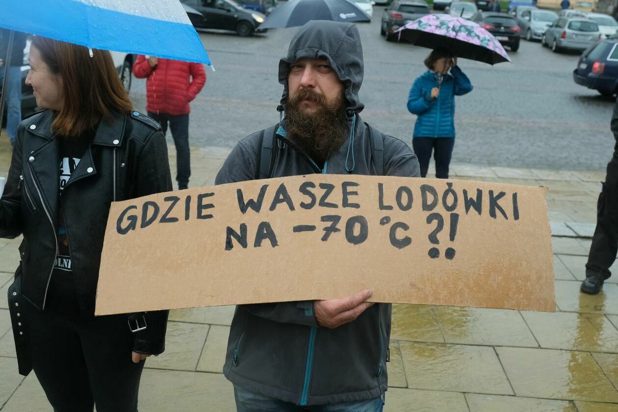  Protest antyszczepionkowców (zdjęcie 12) - Autor: Maciej Kaczanowski