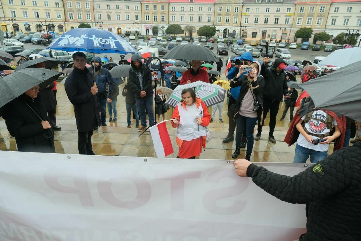  Protest antyszczepionkowców (zdjęcie 4) - Autor: Maciej Kaczanowski