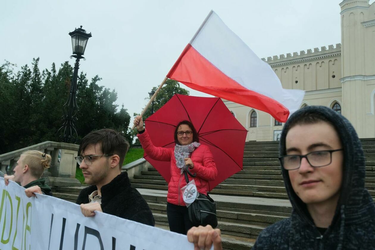  Protest antyszczepionkowców (zdjęcie 2) - Autor: Maciej Kaczanowski