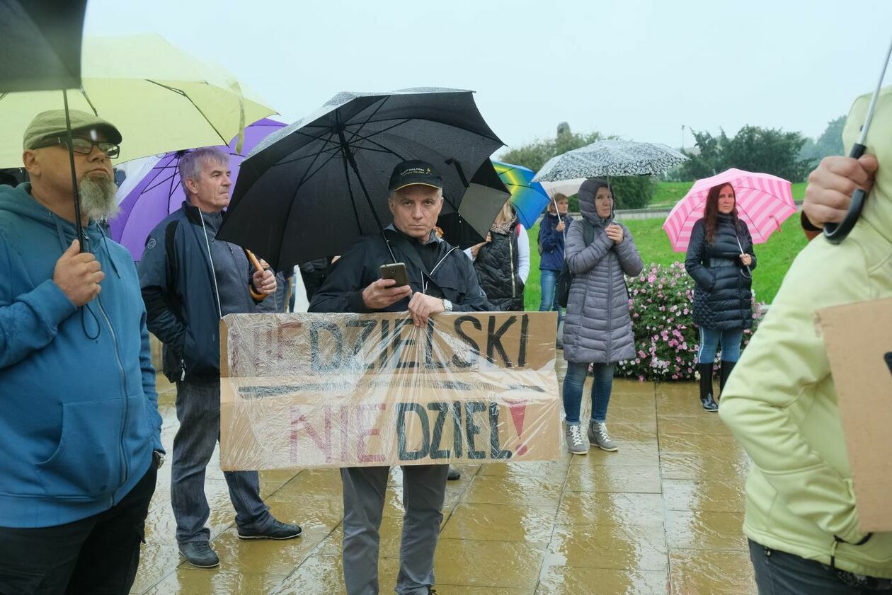  Protest antyszczepionkowców (zdjęcie 14) - Autor: Maciej Kaczanowski