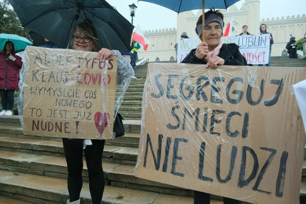  Protest antyszczepionkowców (zdjęcie 21) - Autor: Maciej Kaczanowski