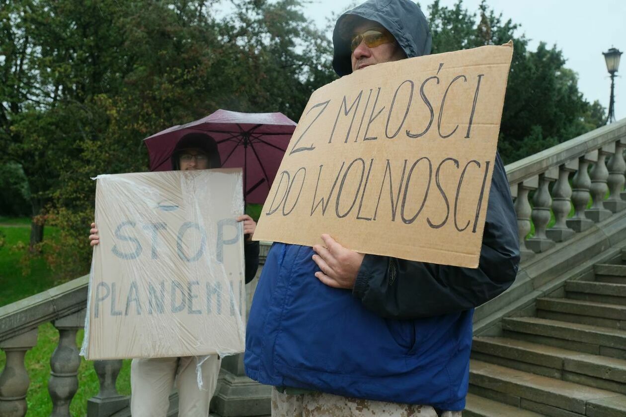  Protest antyszczepionkowców (zdjęcie 3) - Autor: Maciej Kaczanowski