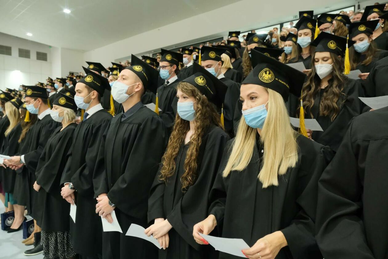  Dyplomy dla absolwentów wydziału lekarskiego Uniwersytetu Medycznego w Lublinie (zdjęcie 36) - Autor: Maciej Kaczanowski