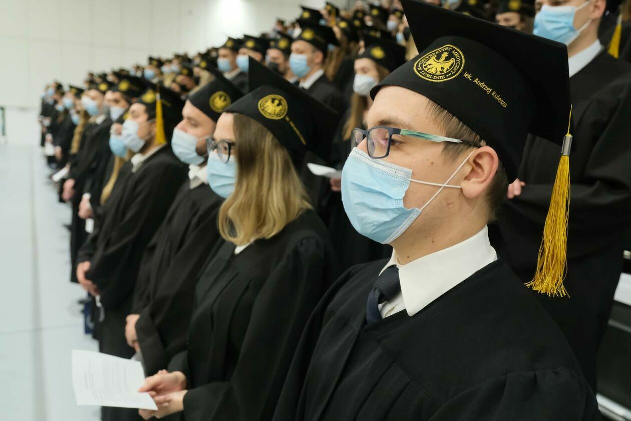  Dyplomy dla absolwentów wydziału lekarskiego Uniwersytetu Medycznego w Lublinie (zdjęcie 28) - Autor: Maciej Kaczanowski
